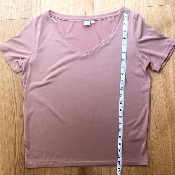 TWIK by Simons PINK V-NECK TEE - XS - Picture 7 of 9
